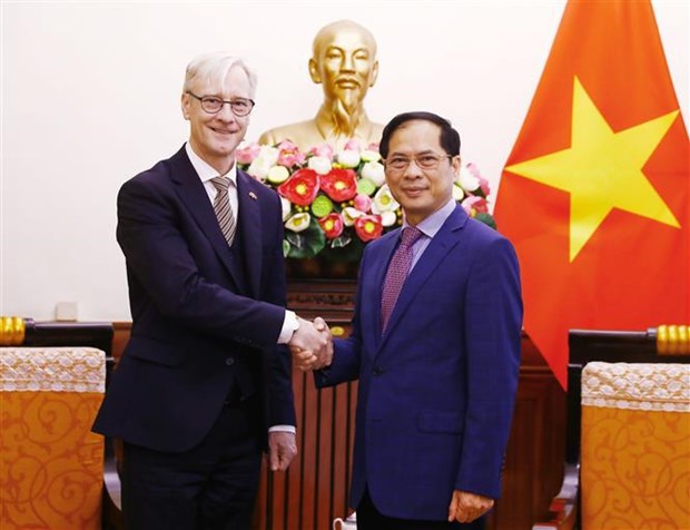 Vietnam highly values traditional ties with Norway Foreign Minister