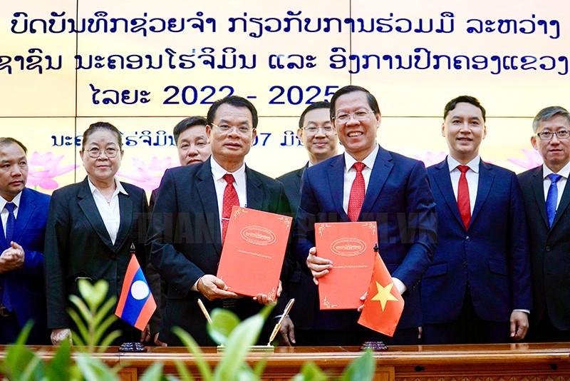 Ho Chi Minh City signs cooperation deal with Lao province