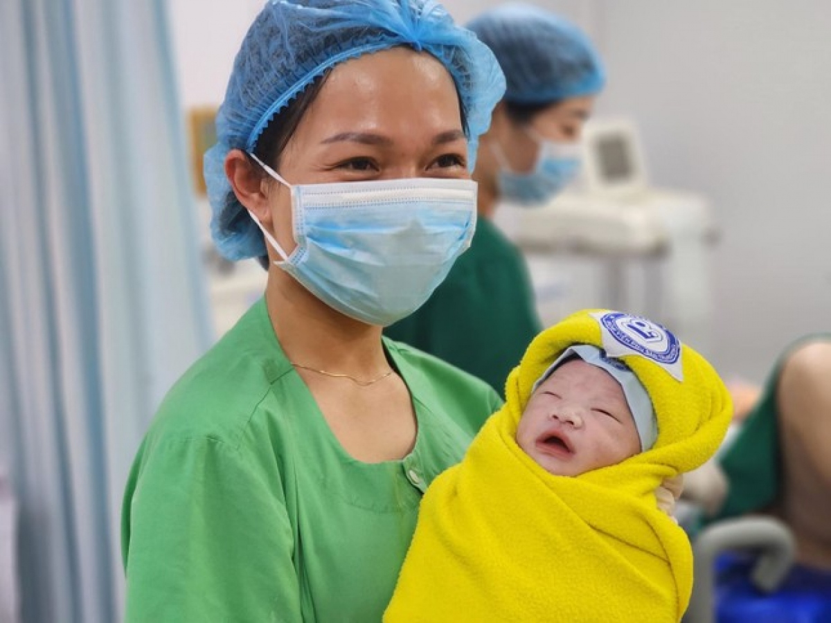 Vietnam to welcome 100 millionth citizen in mid-April