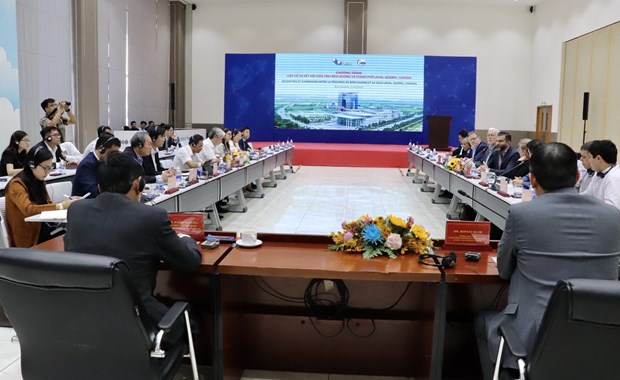 Binh Duong connects investment cooperation with Canadian city