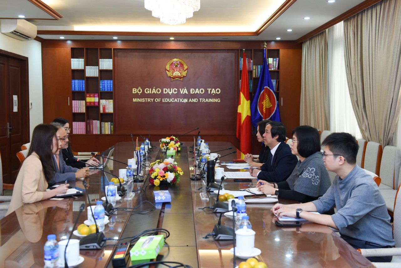 Vietnam, El Salvador lay foundation for educational cooperation
