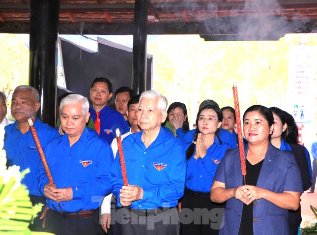 Binh Duong plants 1 million trees for green environment