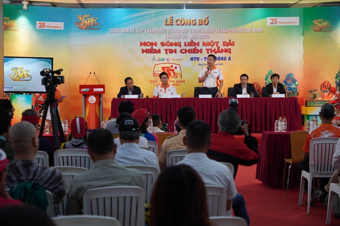 14 teams join in HTV Cup cycling tournament 2023