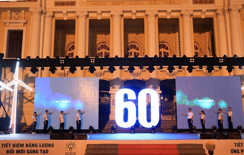 Vietnam saves 298,000 kWh of electricity equivalent to about 555 6 million VND during Earth Hour 2023