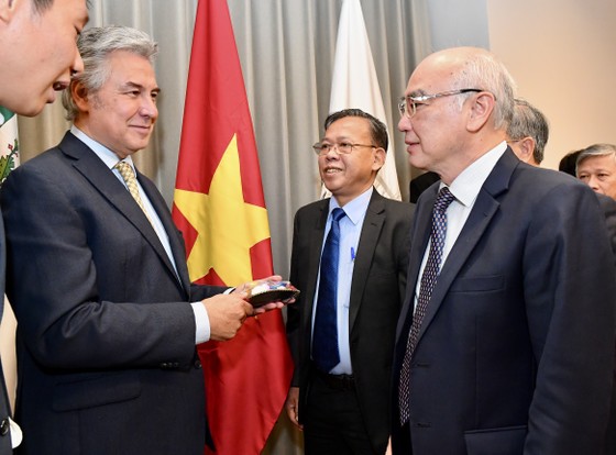 HCMC delegation pays working visit to Mexico