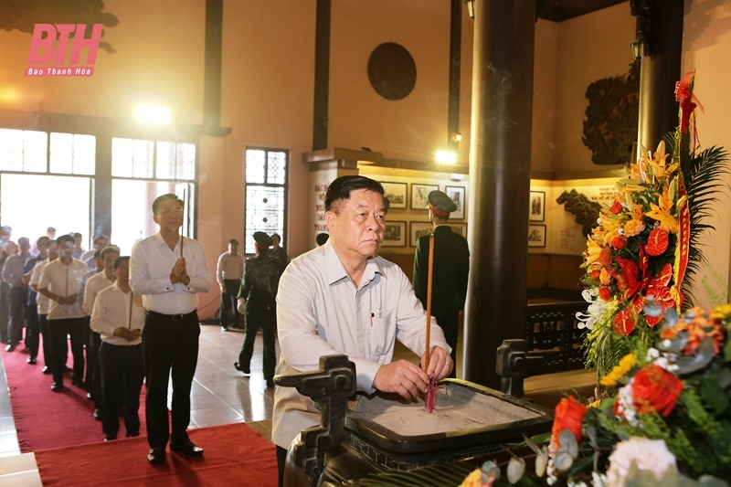 Party official commemorates President Ho Chi Minh