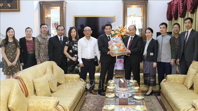 Vietnamese Embassy in Indonesia congratulates Lao partner on Bunpimay festival