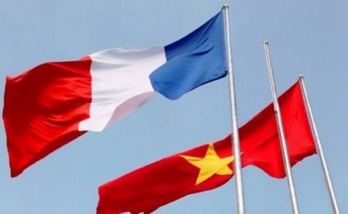 Leaders send congratulatory letters on 50th anniversary of Vietnam-France diplomatic ties