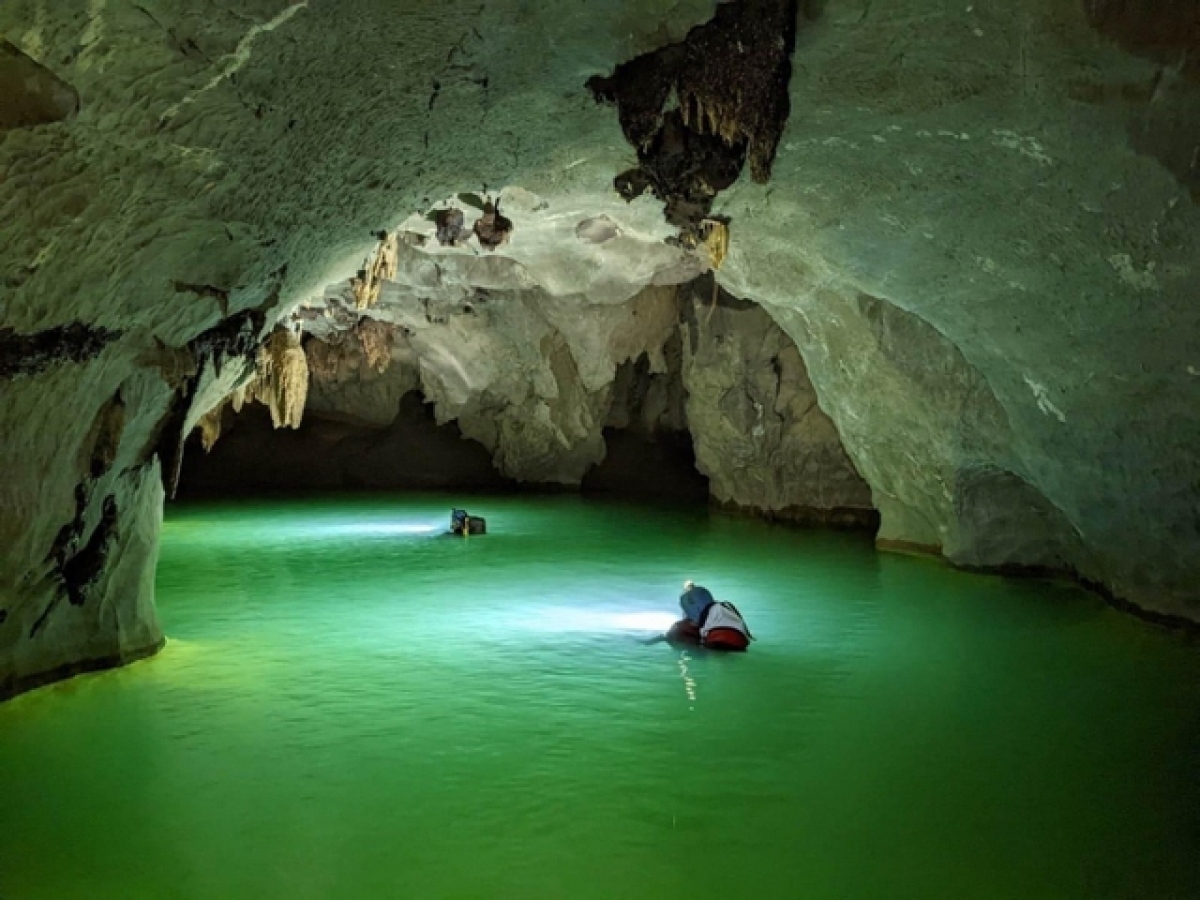 British experts find 22 more caves in Quang Binh
