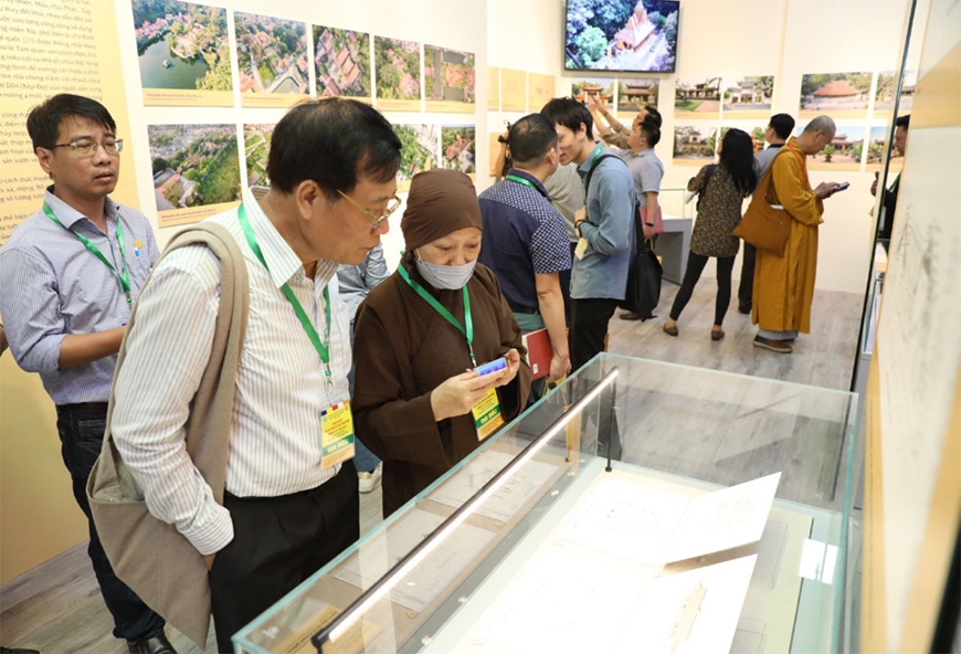Nearly 300 archives and photos on Vietnamese Buddhist architectures on display in Hanoi