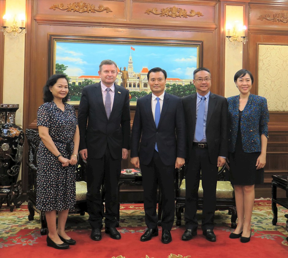 Ho Chi Minh City to strengthen cultural and educational cooperation with OIF