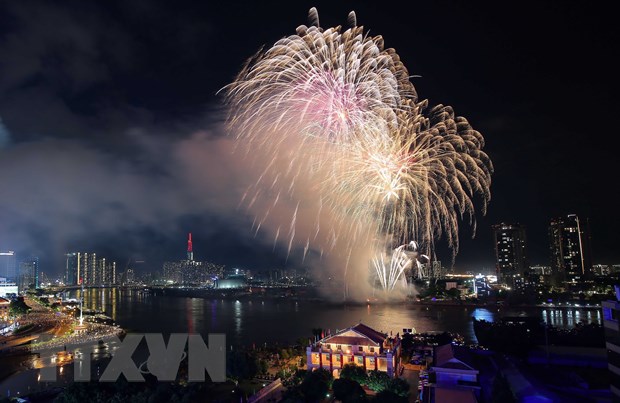 HCMC to display fireworks to mark National Reunification Day