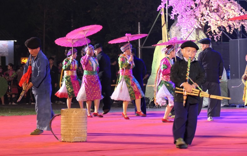 H Mong flute festival and culinary festival in northern mountainous Ha Giang province