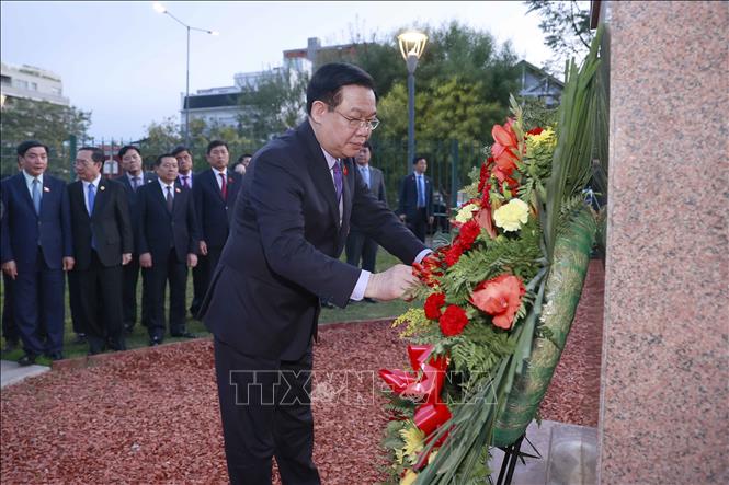 NA leader commemorates President Ho Chi Minh in Argentina