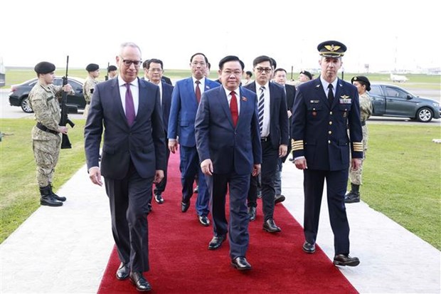 NA Chairman Vuong Dinh Hue starts official visit to Uruguay