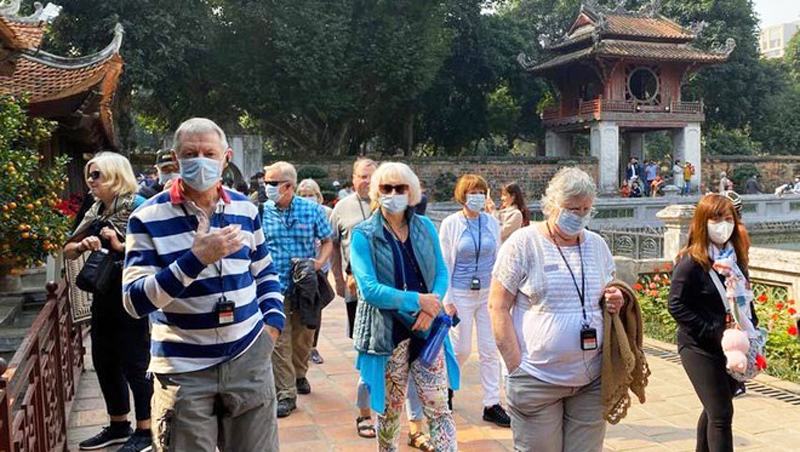 Nearly 3 7 million foreign tourists travel to Vietnam in four months