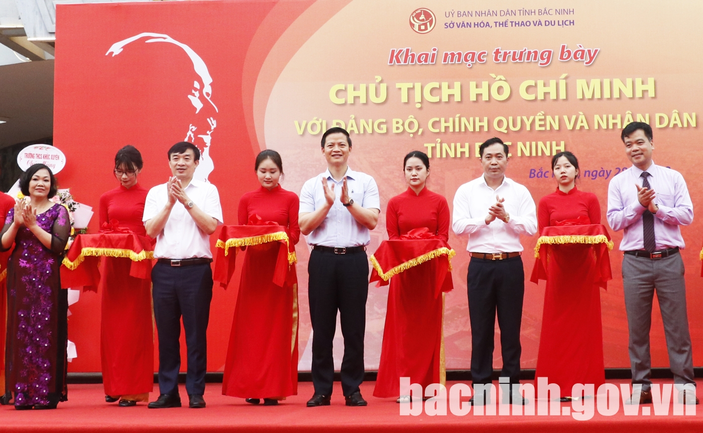 Bac Ninh organises exhibition on Uncle Ho