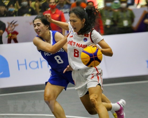 Vietnamese women basketballers win over Philippine rivals at SEA Games 32