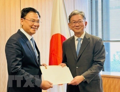 Vietnam attaches importance to relations with Japan diplomat