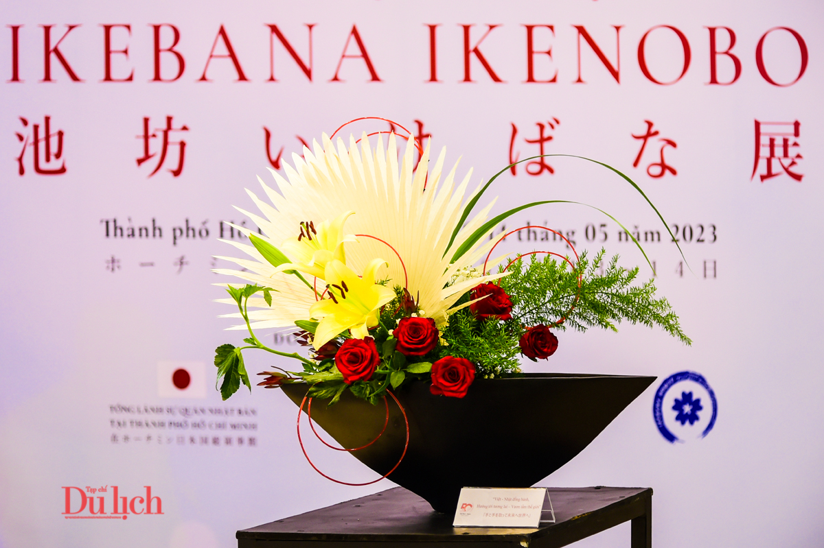 Exhibition on Ikebana flower arrangement opens in Ho Chi Minh City