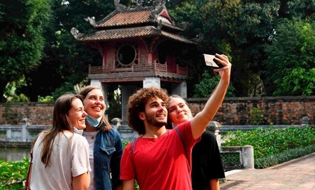 Vietnam’s tourism may attract 10 million foreign tourist arrivals this year