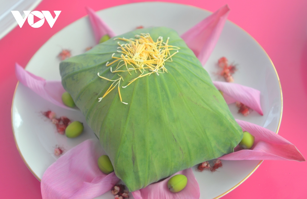 Dong Thap s lotus dishes make Asian record