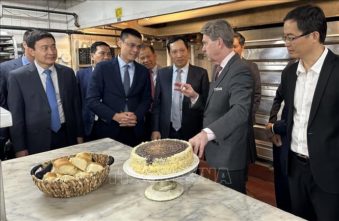 Location where Uncle Ho used to live and work in US