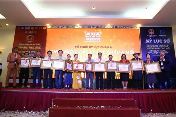 “Lotus in Vietnamese cultural life” sets an Asian record