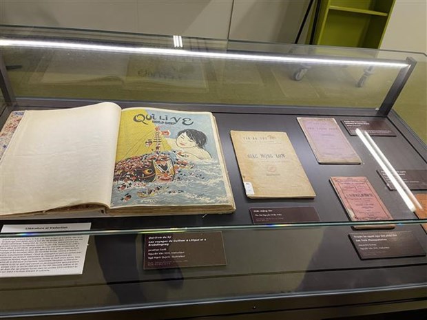 Old Vietnamese publications in romanised script on display in Paris