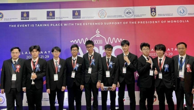 Vietnamese students win four bronze medals at APhO 2023