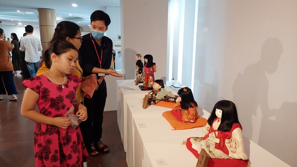 Exhibition on Japanese dolls in Da Nang city