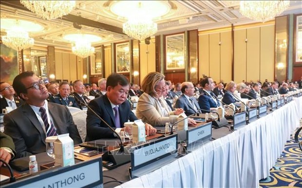 Vietnam attends 20th Shangri-La Dialogue in Singapore