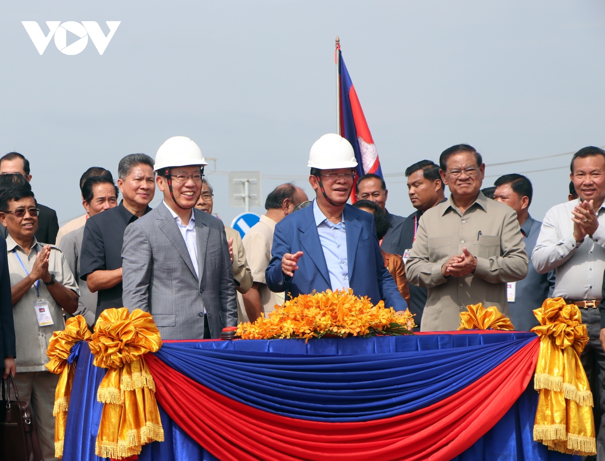 Cambodia starts construction of highway project connecting with Vietnam