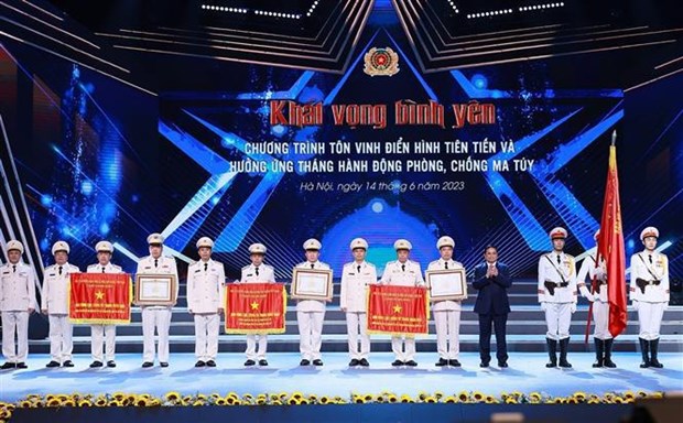 Prime Minister demands preventing drug crimes early, from afar