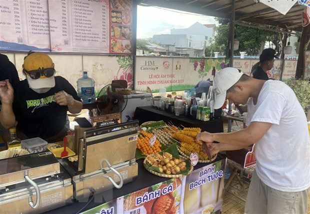 Enjoying impressive dishes during Ninh Thuan Food Festival