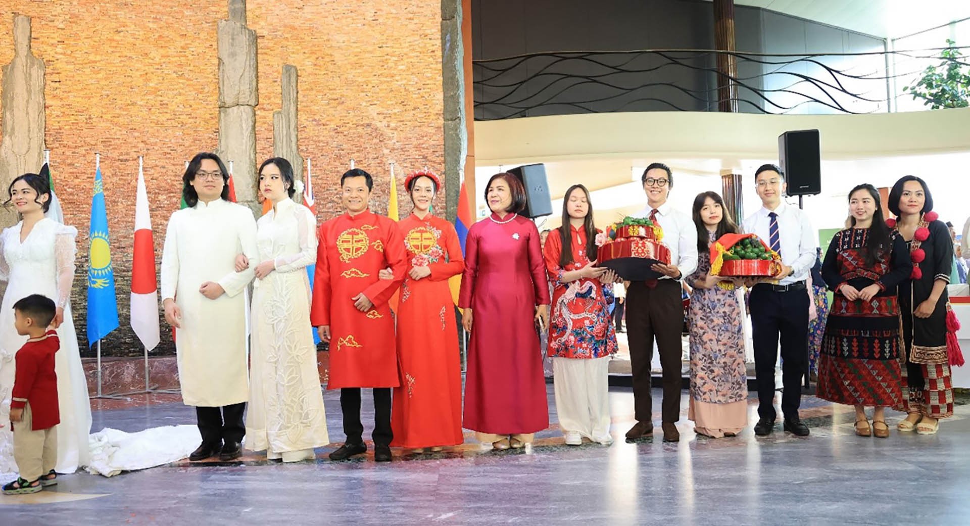 Vietnam leaves strong impressions at Asian Wedding Festival in Geneva