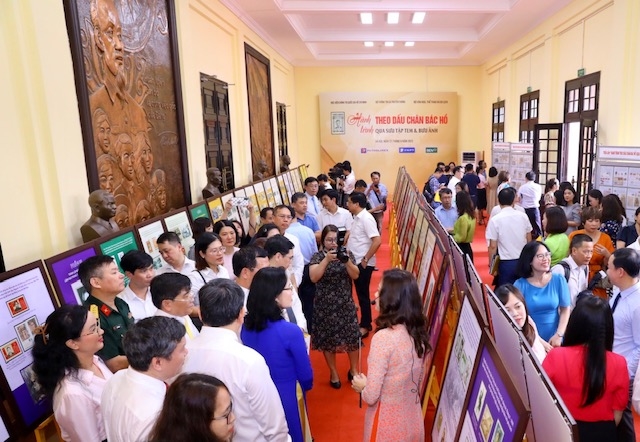 Exhibition on President Ho Chi Minh opens in Hanoi