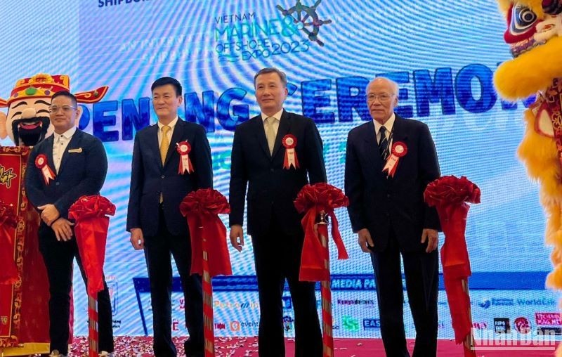 More than 100 enterprises participate in marine and offshore expo