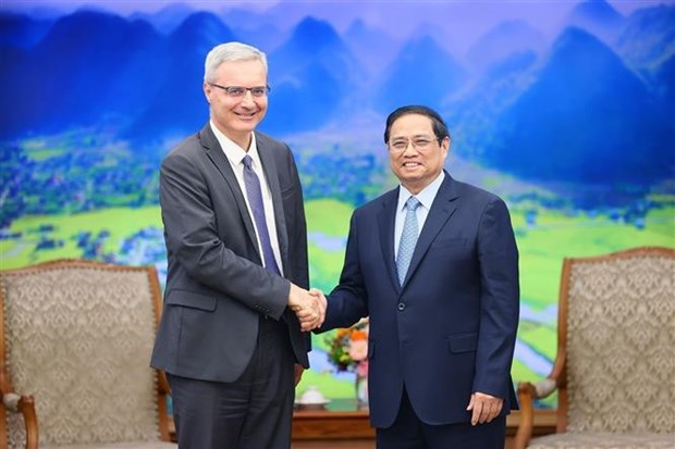 Vietnam always considers France a priority partner PM