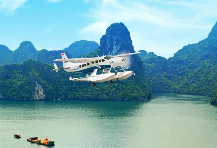 Seaplane service linking Tuan Chau, Co To launched in Quang Ninh