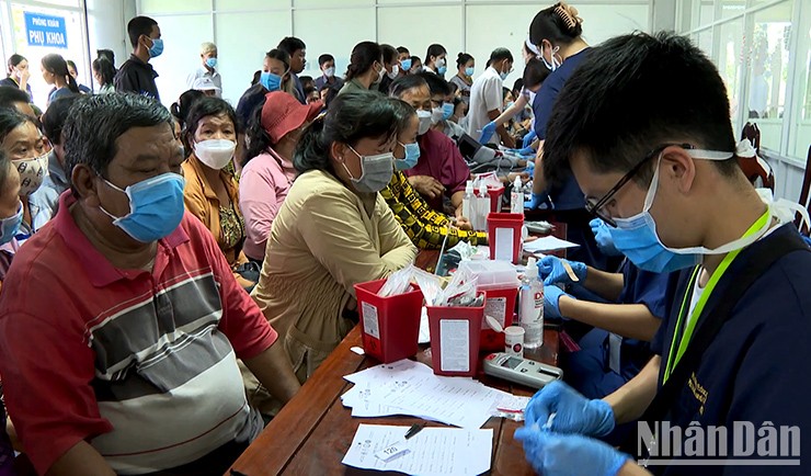 Soc Trang More than 4,000 poor people receive free medical examination and treatment
