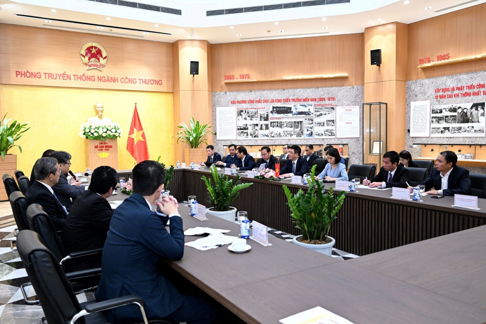 Vietnam proposes open Japanese market to Vietnamese exporters