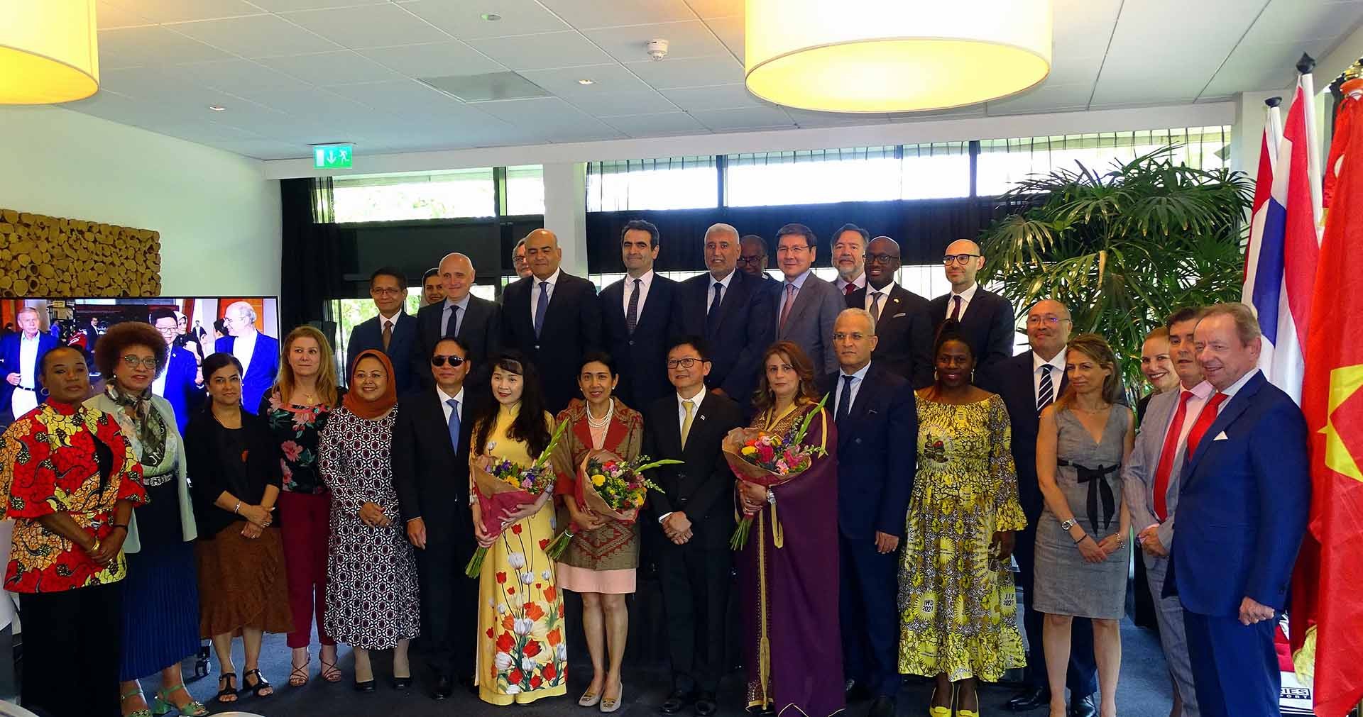 Diplomat Magazine held farewell ceremony for Vietnamese Ambassador to Netherlands