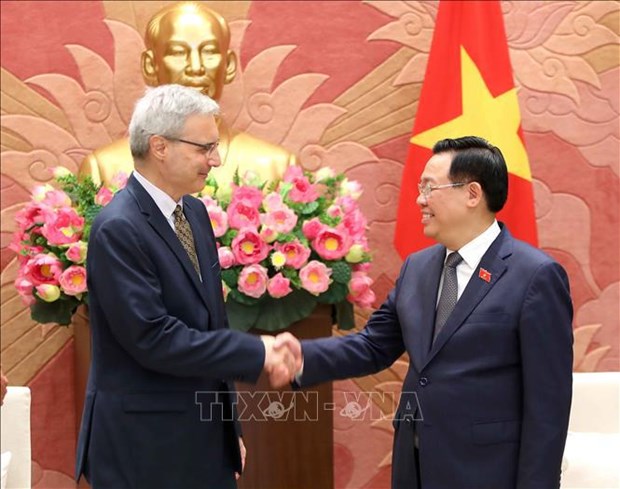 NA Chairman hails contributions of outgoing French Ambassador to Vietnam