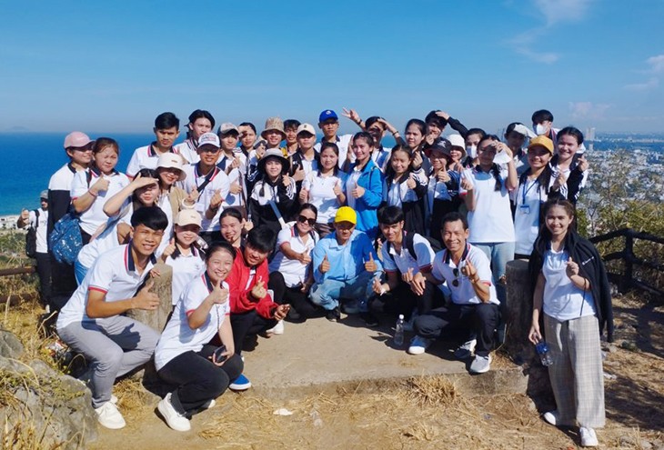 Quang Nam supports Lao students