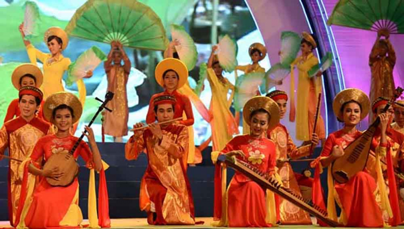 Diverse activities celebrate traditional day of culture sector