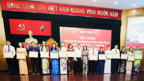 Ho Chi Minh City’s district commends 28 collectives for building Ho Chi Minh cultural space