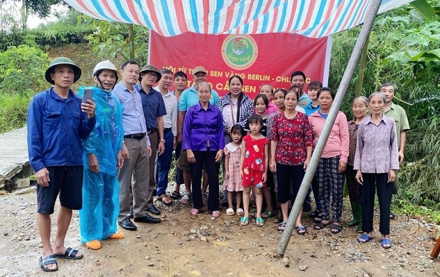 Vietnamese charity foundation in Berlin builds bridge for the poor in Yen Bai