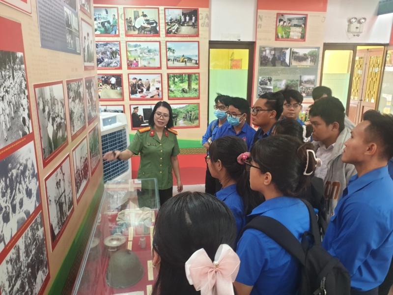 Exhibition reflect police force’s following Uncle Ho’s teachings