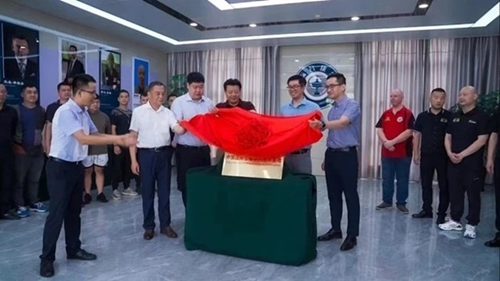 Billiards training center for Vietnamese players open in China